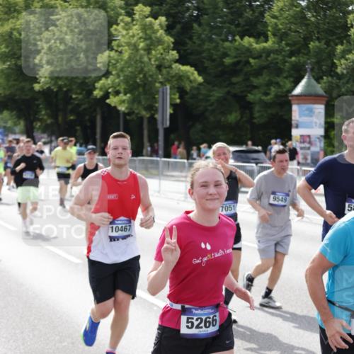 29.06.2025 - hella hamburg halbmarathon Jannik Wohlers http://msf.ph/oto/8159831 29.06.2025 10:18:26 Lombardsbrücke 1349, 1521, 2096, 2781, 2821, 3026, 3591, 3592, 3631, 4718, 4802, 4845, 5049, 5264, 5266, 5834, 5910, 6413, 7051, 7121, 7214, 7252, 8665, 8780, 9270, 9272, 9276, 9549, 10037, 10467, 10502, 10816, 10856, 11020, 12239, 12347, 12890, 13204, 13464, 14247, 14294, 14532, 14627, 14760, 14966, 14967, 15138, 15402, 15657, 15881, 16196, 17027, 17030, 17052, 17386, 17490, 17548, 17567, 17571, 18002, 18217, 18246, 18336, 18456, 18519, 19010 meine-sportfotos.de