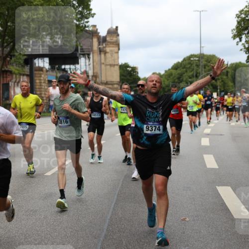 29.06.2025 - hella hamburg halbmarathon Yannick Fuchs http://msf.ph/oto/8159862 29.06.2025 10:38:45 20KM 1057, 1220, 1391, 1415, 1468, 1782, 1902, 1941, 2365, 2402, 2415, 2816, 3004, 3021, 3305, 3907, 4310, 4691, 4991, 4999, 5231, 5275, 5476, 5624, 5884, 6490, 6903, 7005, 7191, 7322, 8722, 9159, 9374, 9444, 9633, 10193, 10596, 11469, 12159, 12554, 12711, 12966, 13123, 14351, 14667, 14798, 14816, 15185, 15225, 15233, 15280, 15862, 16316, 16506, 16893, 17097, 17251, 17729, 17748, 18560, 18806, 19207 meine-sportfotos.de