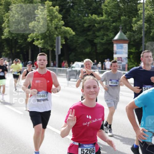 29.06.2025 - hella hamburg halbmarathon Jannik Wohlers http://msf.ph/oto/8159868 29.06.2025 10:18:26 Lombardsbrücke 1349, 1521, 2096, 2781, 2821, 3026, 3591, 3592, 3631, 4718, 4802, 4845, 5049, 5264, 5266, 5834, 5910, 6413, 7051, 7121, 7214, 7252, 8665, 8780, 9270, 9272, 9276, 9549, 10037, 10467, 10502, 10816, 10856, 11020, 12239, 12347, 12890, 13204, 13464, 14247, 14294, 14532, 14627, 14760, 14966, 14967, 15138, 15402, 15657, 15881, 16196, 17027, 17030, 17052, 17386, 17490, 17548, 17567, 17571, 18002, 18217, 18246, 18336, 18456, 18519, 19010 meine-sportfotos.de