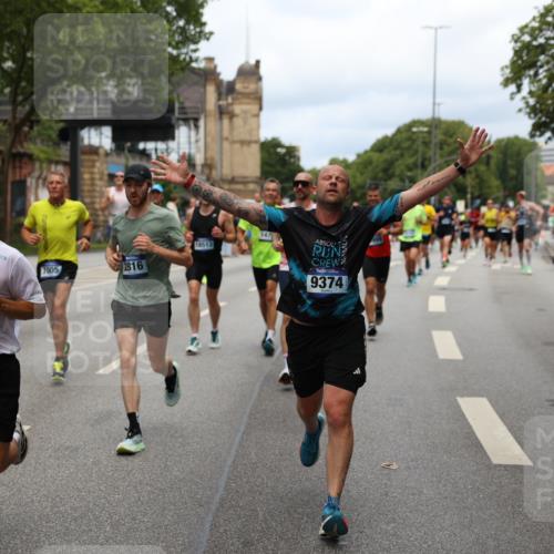 29.06.2025 - hella hamburg halbmarathon Yannick Fuchs http://msf.ph/oto/8159881 29.06.2025 10:38:45 20KM 1057, 1220, 1391, 1415, 1468, 1782, 1902, 1941, 2365, 2402, 2415, 2816, 3004, 3021, 3305, 3907, 4310, 4691, 4991, 4999, 5231, 5275, 5476, 5624, 5884, 6490, 6903, 7005, 7191, 7322, 8722, 9159, 9374, 9444, 9633, 10193, 10596, 11469, 12159, 12554, 12711, 12966, 13123, 14351, 14667, 14798, 14816, 15185, 15225, 15233, 15280, 15862, 16316, 16506, 16893, 17097, 17251, 17729, 17748, 18560, 18806, 19207 meine-sportfotos.de