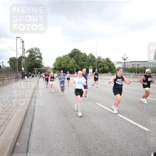 29.06.2025 - hella hamburg halbmarathon Jannik Wohlers http://msf.ph/oto/8159920 29.06.2025 10:54:48 Lombardsbrücke 1013, 2090, 2452, 3157, 3274, 3577, 4039, 4628, 5040, 6395, 6396, 6944, 7219, 7238, 7766, 8403, 8519, 10458, 10686, 11737, 11788, 11908, 12147, 12148, 13098, 13230, 13548, 14515, 14651, 15152, 15160, 15581, 15782, 15843, 16057, 16432, 16433, 16533, 16664, 16665, 17090, 19199 meine-sportfotos.de