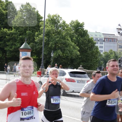 29.06.2025 - hella hamburg halbmarathon Jannik Wohlers http://msf.ph/oto/8159921 29.06.2025 10:18:27 Lombardsbrücke 1349, 1521, 2096, 2781, 2821, 3026, 3591, 3592, 3631, 4718, 4802, 4845, 5049, 5264, 5266, 5834, 5910, 6413, 7051, 7121, 7214, 7252, 8665, 8780, 9270, 9272, 9276, 9549, 10037, 10467, 10816, 10856, 11020, 12239, 12347, 12890, 13204, 13464, 14247, 14294, 14532, 14760, 14966, 14967, 15138, 15402, 15657, 15881, 16196, 17027, 17030, 17052, 17386, 17490, 17548, 17567, 17571, 18002, 18217, 18246, 18336, 18456, 18519, 18568, 19010 meine-sportfotos.de