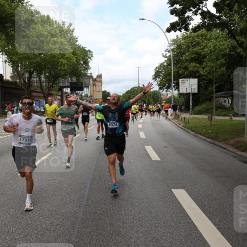 29.06.2025 - hella hamburg halbmarathon Yannick Fuchs http://msf.ph/oto/8159979 29.06.2025 10:38:45 20KM 1057, 1220, 1391, 1415, 1468, 1782, 1902, 1941, 2365, 2402, 2415, 2816, 3004, 3021, 3305, 3907, 4310, 4691, 4991, 4999, 5231, 5275, 5476, 5624, 5884, 6490, 6903, 7005, 7191, 7322, 8722, 9159, 9374, 9444, 9633, 10193, 10596, 11469, 12159, 12554, 12711, 12966, 13123, 14351, 14667, 14798, 14816, 15185, 15225, 15233, 15280, 15862, 16316, 16506, 16893, 17097, 17251, 17729, 17748, 18560, 18806, 19207 meine-sportfotos.de