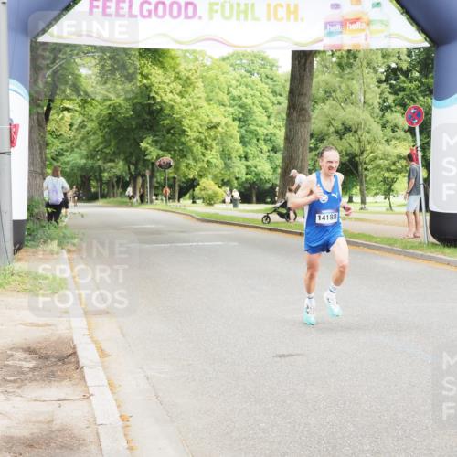 29.06.2025 - hella hamburg halbmarathon MichiJ http://msf.ph/oto/8159988 29.06.2025 10:10:23 Zwischen KM18-KM19 14188 meine-sportfotos.de