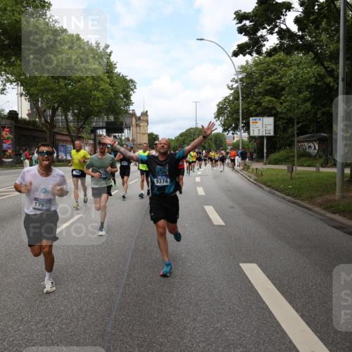 29.06.2025 - hella hamburg halbmarathon Yannick Fuchs http://msf.ph/oto/8159991 29.06.2025 10:38:45 20KM 1057, 1220, 1391, 1415, 1468, 1782, 1902, 1941, 2365, 2402, 2415, 2816, 3004, 3021, 3305, 3907, 4310, 4691, 4991, 4999, 5231, 5275, 5476, 5624, 5884, 6490, 6903, 7005, 7191, 7322, 8722, 9159, 9374, 9444, 9633, 10193, 10596, 11469, 12159, 12554, 12711, 12966, 13123, 14351, 14667, 14798, 14816, 15185, 15225, 15233, 15280, 15862, 16316, 16506, 16893, 17097, 17251, 17729, 17748, 18560, 18806, 19207 meine-sportfotos.de
