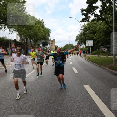 29.06.2025 - hella hamburg halbmarathon Yannick Fuchs http://msf.ph/oto/8160042 29.06.2025 10:38:45 20KM 1057, 1220, 1391, 1415, 1468, 1782, 1902, 1941, 2365, 2402, 2415, 2816, 3004, 3021, 3305, 3907, 4310, 4691, 4991, 4999, 5231, 5275, 5476, 5624, 5884, 6490, 6903, 7005, 7191, 7322, 8722, 9159, 9374, 9444, 9633, 10193, 10596, 11469, 12159, 12554, 12711, 12966, 13123, 14351, 14667, 14798, 14816, 15185, 15225, 15233, 15280, 15862, 16316, 16506, 16893, 17097, 17251, 17729, 17748, 18560, 18806, 19207 meine-sportfotos.de