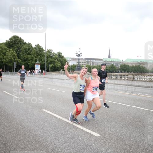 29.06.2025 - hella hamburg halbmarathon Jannik Wohlers http://msf.ph/oto/8160251 29.06.2025 10:54:53 Lombardsbrücke 1013, 2090, 2452, 3115, 3157, 3274, 3577, 4039, 4628, 5040, 5483, 6395, 6396, 6944, 7219, 7680, 7766, 8403, 8519, 10458, 10885, 11109, 11737, 12147, 12148, 13098, 13230, 14515, 14651, 14727, 15152, 15160, 15581, 15782, 15843, 16057, 16385, 16533, 17090, 19199 meine-sportfotos.de