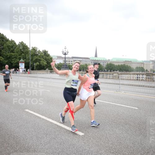 29.06.2025 - hella hamburg halbmarathon Jannik Wohlers http://msf.ph/oto/8160269 29.06.2025 10:54:53 Lombardsbrücke 1013, 2090, 2452, 3115, 3157, 3274, 3577, 4039, 4628, 5040, 5483, 6395, 6396, 6944, 7219, 7680, 7766, 8403, 8519, 10458, 10885, 11109, 11737, 12147, 12148, 13098, 13230, 14515, 14651, 14727, 15152, 15160, 15581, 15782, 15843, 16057, 16385, 16533, 17090, 19199 meine-sportfotos.de