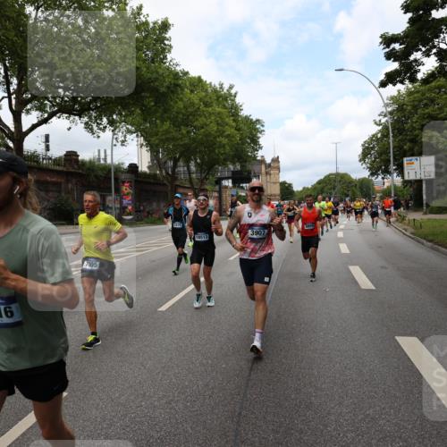 29.06.2025 - hella hamburg halbmarathon Yannick Fuchs http://msf.ph/oto/8160289 29.06.2025 10:38:47 20KM 1057, 1220, 1391, 1415, 1468, 1782, 1902, 1941, 2365, 2402, 2415, 2816, 3004, 3021, 3098, 3305, 3907, 4310, 4691, 4991, 4999, 5231, 5275, 5476, 5624, 5884, 6490, 6903, 7005, 7191, 7322, 7710, 8722, 8928, 9159, 9444, 9633, 10193, 10596, 11469, 12159, 12554, 12711, 13123, 14351, 14667, 14798, 14816, 15185, 15225, 15233, 15280, 16316, 16506, 16893, 17097, 17251, 17729, 17748, 18560, 18806, 19207 meine-sportfotos.de
