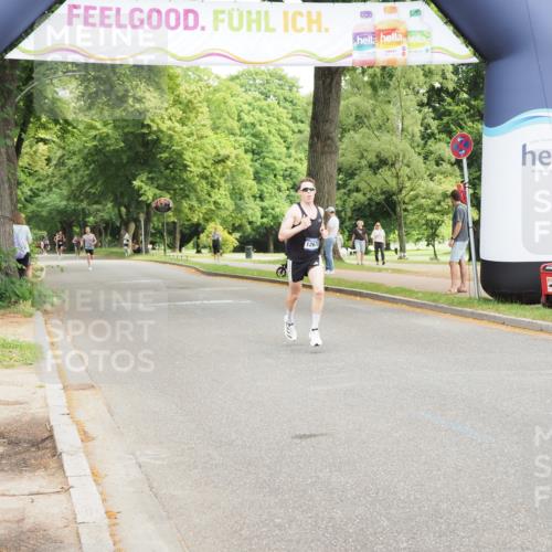 29.06.2025 - hella hamburg halbmarathon MichiJ http://msf.ph/oto/8160548 29.06.2025 10:11:03 Zwischen KM18-KM19 11829, 12678 meine-sportfotos.de