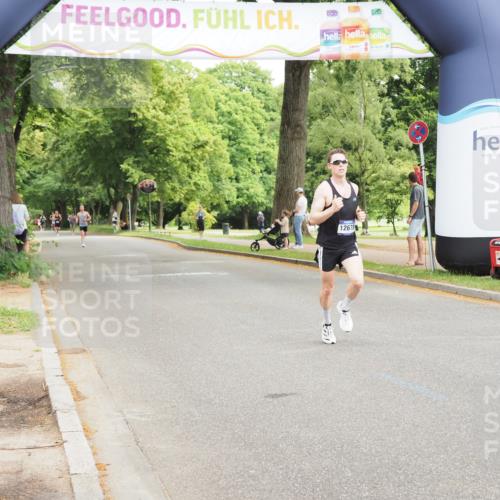 29.06.2025 - hella hamburg halbmarathon MichiJ http://msf.ph/oto/8160634 29.06.2025 10:11:04 Zwischen KM18-KM19 11829, 12678 meine-sportfotos.de