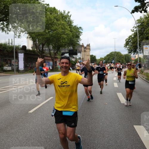 29.06.2025 - hella hamburg halbmarathon Yannick Fuchs http://msf.ph/oto/8160766 29.06.2025 10:38:52 20KM 1057, 1220, 1391, 1468, 1782, 1902, 1941, 2365, 2402, 2415, 3004, 3021, 3098, 3305, 4310, 4691, 4991, 5231, 5476, 5884, 6903, 7191, 7322, 7710, 8722, 8928, 9159, 9444, 10193, 10596, 11469, 12159, 12711, 13123, 13975, 14351, 14667, 14816, 15185, 15225, 15233, 15280, 16316, 16506, 16893, 17097, 17406, 17729, 17748, 18560, 18806, 19207 meine-sportfotos.de