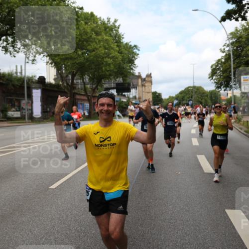 29.06.2025 - hella hamburg halbmarathon Yannick Fuchs http://msf.ph/oto/8160779 29.06.2025 10:38:52 20KM 1057, 1220, 1391, 1468, 1782, 1902, 1941, 2365, 2402, 2415, 3004, 3021, 3098, 3305, 4310, 4691, 4991, 5231, 5476, 5884, 6903, 7191, 7322, 7710, 8722, 8928, 9159, 9444, 10193, 10596, 11469, 12159, 12711, 13123, 13975, 14351, 14667, 14816, 15185, 15225, 15233, 15280, 16316, 16506, 16893, 17097, 17406, 17729, 17748, 18560, 18806, 19207 meine-sportfotos.de
