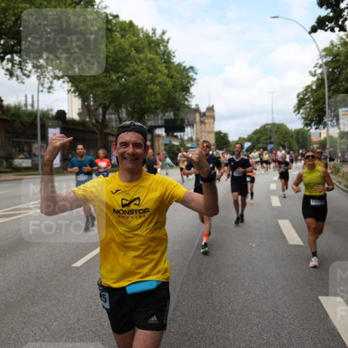 29.06.2025 - hella hamburg halbmarathon Yannick Fuchs http://msf.ph/oto/8160799 29.06.2025 10:38:53 20KM 1057, 1220, 1391, 1468, 1782, 1902, 1941, 2365, 2402, 2415, 3004, 3021, 3098, 3305, 4310, 4691, 4991, 5231, 5476, 5884, 7191, 7322, 7710, 8722, 8928, 9159, 9444, 10596, 11469, 12159, 12711, 13123, 13975, 14351, 14464, 14667, 14816, 15185, 15225, 15233, 15280, 16506, 16893, 17097, 17406, 17729, 17748, 18539, 18560, 18806, 19207 meine-sportfotos.de