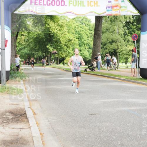 29.06.2025 - hella hamburg halbmarathon MichiJ http://msf.ph/oto/8160805 29.06.2025 10:11:12 Zwischen KM18-KM19  meine-sportfotos.de