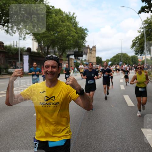29.06.2025 - hella hamburg halbmarathon Yannick Fuchs http://msf.ph/oto/8160821 29.06.2025 10:38:53 20KM 1057, 1220, 1391, 1468, 1782, 1902, 1941, 2365, 2402, 2415, 3004, 3021, 3098, 3305, 4310, 4691, 4991, 5231, 5476, 5884, 7191, 7322, 7710, 8722, 8928, 9159, 9444, 10596, 11469, 12159, 12711, 13123, 13975, 14351, 14464, 14667, 14816, 15185, 15225, 15233, 15280, 16506, 16893, 17097, 17406, 17729, 17748, 18539, 18560, 18806, 19207 meine-sportfotos.de