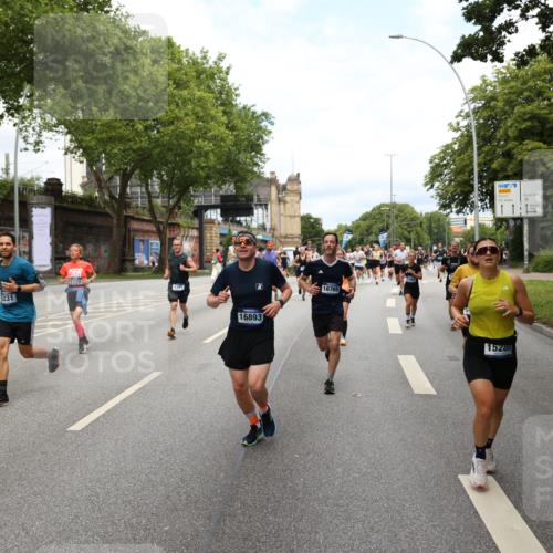 29.06.2025 - hella hamburg halbmarathon Yannick Fuchs http://msf.ph/oto/8160829 29.06.2025 10:38:53 20KM 1057, 1220, 1391, 1468, 1782, 1902, 1941, 2365, 2402, 2415, 3004, 3021, 3098, 3305, 4310, 4691, 4991, 5231, 5476, 5884, 7191, 7322, 7710, 8722, 8928, 9159, 9444, 10596, 11469, 12159, 12711, 13123, 13975, 14351, 14464, 14667, 14816, 15185, 15225, 15233, 15280, 16506, 16893, 17097, 17406, 17729, 17748, 18539, 18560, 18806, 19207 meine-sportfotos.de