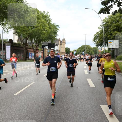 29.06.2025 - hella hamburg halbmarathon Yannick Fuchs http://msf.ph/oto/8160841 29.06.2025 10:38:53 20KM 1057, 1220, 1391, 1468, 1782, 1902, 1941, 2365, 2402, 2415, 3004, 3021, 3098, 3305, 4310, 4691, 4991, 5231, 5476, 5884, 7191, 7322, 7710, 8722, 8928, 9159, 9444, 10596, 11469, 12159, 12711, 13123, 13975, 14351, 14464, 14667, 14816, 15185, 15225, 15233, 15280, 16506, 16893, 17097, 17406, 17729, 17748, 18539, 18560, 18806, 19207 meine-sportfotos.de