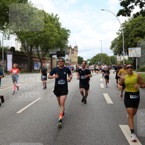 29.06.2025 - hella hamburg halbmarathon Yannick Fuchs http://msf.ph/oto/8160851 29.06.2025 10:38:53 20KM 1057, 1220, 1391, 1468, 1782, 1902, 1941, 2365, 2402, 2415, 3004, 3021, 3098, 3305, 4310, 4691, 4991, 5231, 5476, 5884, 7191, 7322, 7710, 8722, 8928, 9159, 9444, 10596, 11469, 12159, 12711, 13123, 13975, 14351, 14464, 14667, 14816, 15185, 15225, 15233, 15280, 16506, 16893, 17097, 17406, 17729, 17748, 18539, 18560, 18806, 19207 meine-sportfotos.de