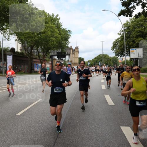 29.06.2025 - hella hamburg halbmarathon Yannick Fuchs http://msf.ph/oto/8160873 29.06.2025 10:38:53 20KM 1057, 1220, 1391, 1468, 1782, 1902, 1941, 2365, 2402, 2415, 3004, 3021, 3098, 3305, 4310, 4691, 4991, 5231, 5476, 5884, 7191, 7322, 7710, 8722, 8928, 9159, 9444, 10596, 11469, 12159, 12711, 13123, 13975, 14351, 14464, 14667, 14816, 15185, 15225, 15233, 15280, 16506, 16893, 17097, 17406, 17729, 17748, 18539, 18560, 18806, 19207 meine-sportfotos.de