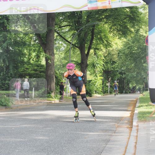 29.06.2025 - hella hamburg halbmarathon KatJ http://msf.ph/oto/8160908 29.06.2025 09:10:26 Zwischen KM18-KM19  meine-sportfotos.de