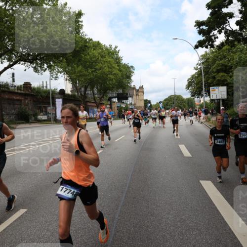 29.06.2025 - hella hamburg halbmarathon Yannick Fuchs http://msf.ph/oto/8161010 29.06.2025 10:38:56 20KM 1057, 1220, 1391, 1468, 1782, 1902, 1941, 2365, 2402, 2415, 3004, 3098, 3305, 4691, 4991, 5231, 5476, 5884, 7191, 7322, 7710, 8928, 9159, 10596, 11469, 12159, 12711, 13123, 13975, 14351, 14464, 14667, 14686, 14687, 14816, 15185, 16506, 17097, 17406, 17748, 18539, 18560, 18806, 19207 meine-sportfotos.de