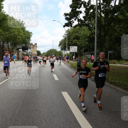 29.06.2025 - hella hamburg halbmarathon Yannick Fuchs http://msf.ph/oto/8161027 29.06.2025 10:38:56 20KM 1057, 1220, 1391, 1468, 1782, 1902, 1941, 2365, 2402, 2415, 3004, 3098, 3305, 4691, 4991, 5231, 5476, 5884, 7191, 7322, 7710, 8928, 9159, 10596, 11469, 12159, 12711, 13123, 13975, 14351, 14464, 14667, 14686, 14687, 14816, 15185, 16506, 17097, 17406, 17748, 18539, 18560, 18806, 19207 meine-sportfotos.de