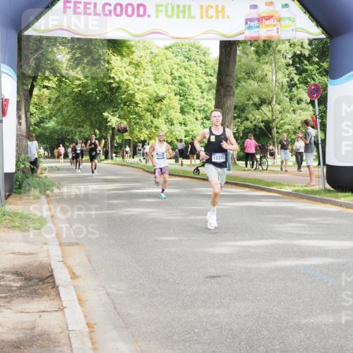 29.06.2025 - hella hamburg halbmarathon MichiJ http://msf.ph/oto/8161173 29.06.2025 10:11:22 Zwischen KM18-KM19 12373, 14717, 19075 meine-sportfotos.de