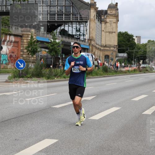 29.06.2025 - hella hamburg halbmarathon Yannick Fuchs http://msf.ph/oto/8161186 29.06.2025 10:20:48 20KM 2483, 4338, 8376, 10468, 11228, 12067, 13346, 14107, 17003 meine-sportfotos.de