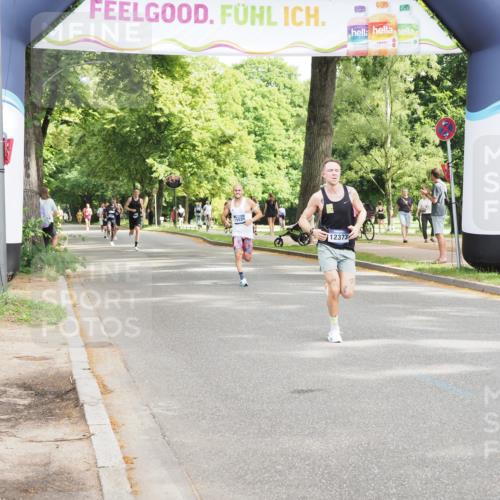 29.06.2025 - hella hamburg halbmarathon MichiJ http://msf.ph/oto/8161199 29.06.2025 10:11:22 Zwischen KM18-KM19 12373, 14717, 19075 meine-sportfotos.de