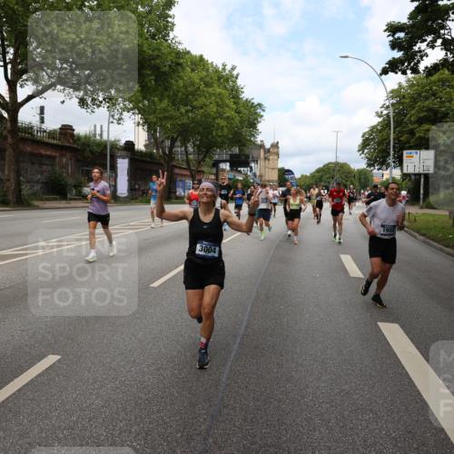 29.06.2025 - hella hamburg halbmarathon Yannick Fuchs http://msf.ph/oto/8161231 29.06.2025 10:38:58 20KM 1057, 1391, 1413, 1468, 1697, 1782, 1902, 1941, 2365, 2402, 2415, 3004, 3098, 3305, 4691, 4991, 5884, 7322, 7710, 8928, 9159, 9302, 10596, 12159, 12711, 13123, 13975, 14351, 14464, 14667, 14686, 14687, 14703, 14816, 15185, 16506, 17097, 17406, 18539, 18560, 18806, 19207 meine-sportfotos.de