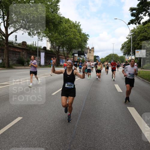 29.06.2025 - hella hamburg halbmarathon Yannick Fuchs http://msf.ph/oto/8161242 29.06.2025 10:38:58 20KM 1057, 1391, 1413, 1468, 1697, 1782, 1902, 1941, 2365, 2402, 2415, 3004, 3098, 3305, 4691, 4991, 5884, 7322, 7710, 8928, 9159, 9302, 10596, 12159, 12711, 13123, 13975, 14351, 14464, 14667, 14686, 14687, 14703, 14816, 15185, 16506, 17097, 17406, 18539, 18560, 18806, 19207 meine-sportfotos.de