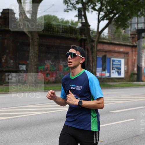 29.06.2025 - hella hamburg halbmarathon Yannick Fuchs http://msf.ph/oto/8161286 29.06.2025 10:20:49 20KM 2483, 4338, 8376, 10468, 11228, 12067, 13346, 14107, 17003 meine-sportfotos.de