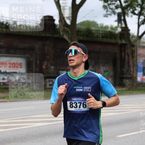29.06.2025 - hella hamburg halbmarathon Yannick Fuchs http://msf.ph/oto/8161290 29.06.2025 10:20:49 20KM 2483, 4338, 8376, 10468, 11228, 12067, 13346, 14107, 17003 meine-sportfotos.de