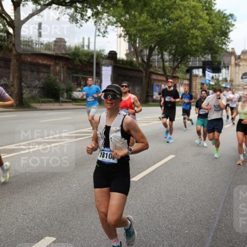 29.06.2025 - hella hamburg halbmarathon Yannick Fuchs http://msf.ph/oto/8161309 29.06.2025 10:38:59 20KM 1057, 1391, 1413, 1468, 1697, 1782, 1902, 1941, 2415, 3004, 3098, 3305, 4691, 4991, 5884, 7322, 7710, 8928, 9159, 9302, 10596, 11809, 12159, 12711, 13123, 13975, 14351, 14464, 14667, 14686, 14687, 14703, 14816, 15185, 16506, 17097, 17406, 18539, 18560, 18806, 19207 meine-sportfotos.de