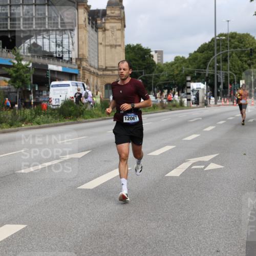 29.06.2025 - hella hamburg halbmarathon Yannick Fuchs http://msf.ph/oto/8161319 29.06.2025 10:20:53 20KM 4338, 8376, 9767, 10468, 11228, 12067, 13346, 14107, 17003 meine-sportfotos.de
