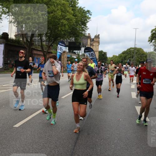 29.06.2025 - hella hamburg halbmarathon Yannick Fuchs http://msf.ph/oto/8161367 29.06.2025 10:39:00 20KM 1057, 1391, 1413, 1468, 1697, 1782, 1902, 1941, 2415, 3004, 3098, 3305, 4691, 4991, 5884, 7322, 7710, 8928, 9302, 10596, 11809, 12159, 12711, 13123, 13975, 14351, 14464, 14667, 14686, 14687, 14703, 14816, 15185, 16506, 17097, 17120, 17406, 18539, 18560, 18806, 19207 meine-sportfotos.de