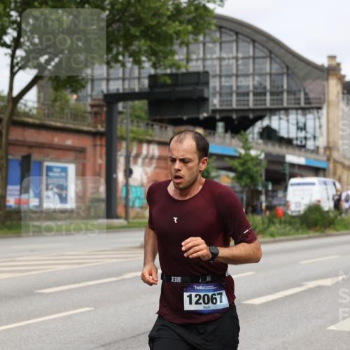 29.06.2025 - hella hamburg halbmarathon Yannick Fuchs http://msf.ph/oto/8161413 29.06.2025 10:20:54 20KM 4338, 9767, 10468, 11228, 12067, 13346, 14107, 17003 meine-sportfotos.de