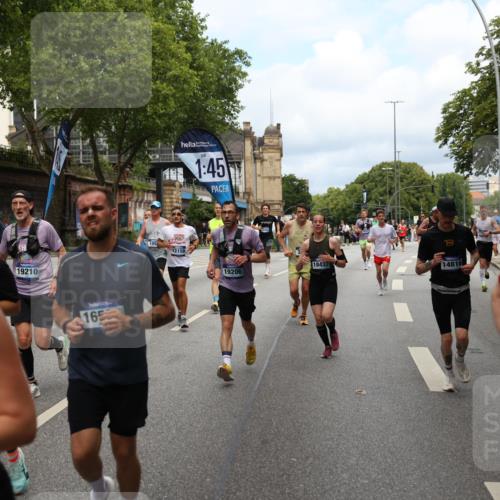 29.06.2025 - hella hamburg halbmarathon Yannick Fuchs http://msf.ph/oto/8161439 29.06.2025 10:39:01 20KM 1057, 1391, 1413, 1468, 1520, 1697, 1782, 1941, 2415, 3098, 3305, 4691, 4991, 5884, 7322, 7710, 8928, 9302, 10596, 11809, 12159, 12711, 13123, 13975, 14351, 14464, 14686, 14687, 14703, 14816, 16506, 17097, 17120, 17406, 18539, 18560, 18806, 19207 meine-sportfotos.de