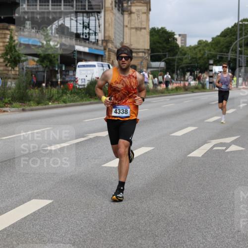 29.06.2025 - hella hamburg halbmarathon Yannick Fuchs http://msf.ph/oto/8161479 29.06.2025 10:20:59 20KM 4338, 9767, 10468, 11228, 12067, 13346, 14107, 17003 meine-sportfotos.de