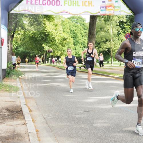 29.06.2025 - hella hamburg halbmarathon MichiJ http://msf.ph/oto/8161486 29.06.2025 10:11:30 Zwischen KM18-KM19 6530, 11210, 14933, 15526 meine-sportfotos.de