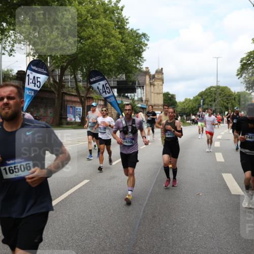 29.06.2025 - hella hamburg halbmarathon Yannick Fuchs http://msf.ph/oto/8161533 29.06.2025 10:39:02 20KM 1057, 1391, 1413, 1468, 1520, 1697, 1782, 1941, 2415, 3098, 3305, 4691, 4991, 5884, 7322, 7710, 8928, 9302, 10596, 11809, 12159, 12711, 13123, 13975, 14351, 14464, 14686, 14687, 14703, 14816, 16058, 16506, 17097, 17120, 17406, 18539, 18560, 18806, 19207 meine-sportfotos.de