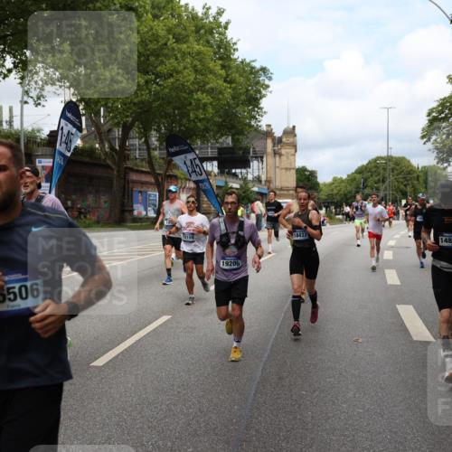 29.06.2025 - hella hamburg halbmarathon Yannick Fuchs http://msf.ph/oto/8161561 29.06.2025 10:39:02 20KM 1057, 1391, 1413, 1468, 1520, 1697, 1782, 1941, 2415, 3098, 3305, 4691, 4991, 5884, 7322, 7710, 8928, 9302, 10596, 11809, 12159, 12711, 13123, 13975, 14351, 14464, 14686, 14687, 14703, 14816, 16058, 16506, 17097, 17120, 17406, 18539, 18560, 18806, 19207 meine-sportfotos.de