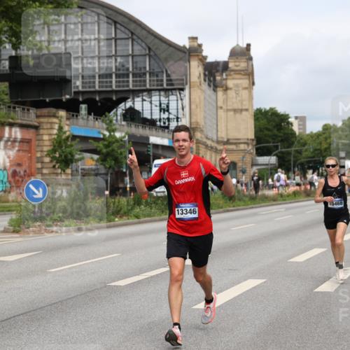 29.06.2025 - hella hamburg halbmarathon Yannick Fuchs http://msf.ph/oto/8161687 29.06.2025 10:21:05 20KM 4338, 9767, 10468, 11228, 13346, 14107, 16615, 17003 meine-sportfotos.de