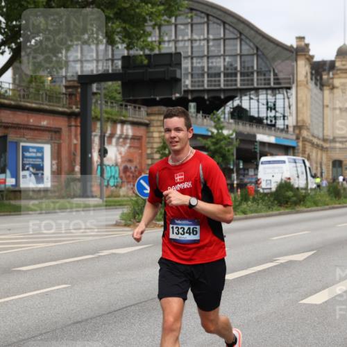 29.06.2025 - hella hamburg halbmarathon Yannick Fuchs http://msf.ph/oto/8161748 29.06.2025 10:21:06 20KM 9767, 10468, 11228, 13346, 14107, 16615, 17003 meine-sportfotos.de