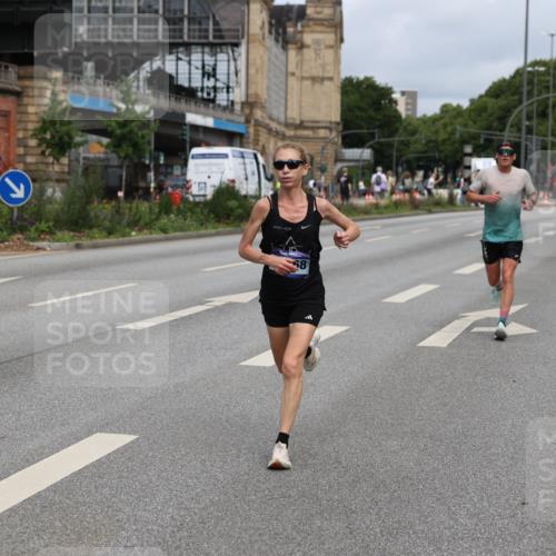 29.06.2025 - hella hamburg halbmarathon Yannick Fuchs http://msf.ph/oto/8161792 29.06.2025 10:21:07 20KM 9767, 10468, 11228, 13346, 14107, 16615, 17003 meine-sportfotos.de