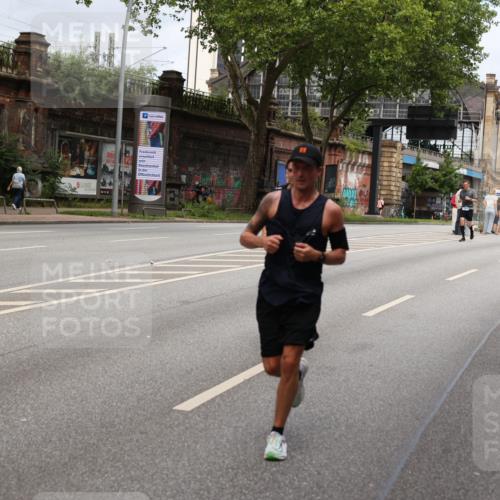 29.06.2025 - hella hamburg halbmarathon Yannick Fuchs http://msf.ph/oto/8161871 29.06.2025 10:39:05 20KM 1057, 1413, 1468, 1520, 1697, 1782, 1941, 2415, 2890, 2970, 3098, 3305, 4270, 4691, 7710, 8928, 9302, 11809, 12159, 12711, 13123, 13975, 14351, 14464, 14686, 14687, 14703, 15334, 16058, 17097, 17120, 17406, 18539, 18560, 18806, 19207 meine-sportfotos.de