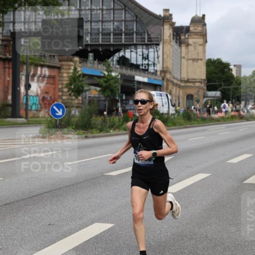 29.06.2025 - hella hamburg halbmarathon Yannick Fuchs http://msf.ph/oto/8161880 29.06.2025 10:21:07 20KM 9767, 10468, 11228, 13346, 14107, 16615, 17003 meine-sportfotos.de
