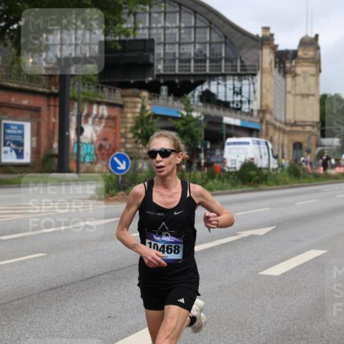 29.06.2025 - hella hamburg halbmarathon Yannick Fuchs http://msf.ph/oto/8161914 29.06.2025 10:21:08 20KM 9767, 10468, 11228, 13346, 14107, 16615, 17003 meine-sportfotos.de