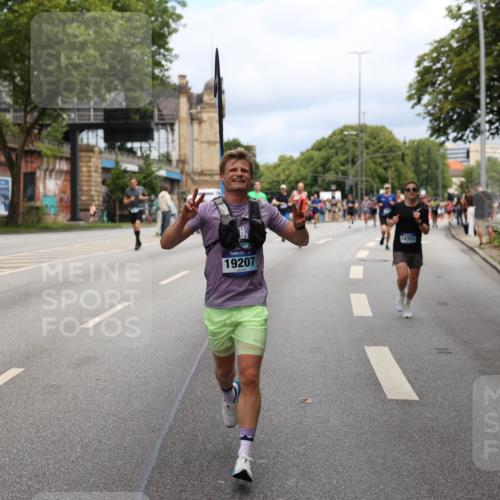 29.06.2025 - hella hamburg halbmarathon Yannick Fuchs http://msf.ph/oto/8162012 29.06.2025 10:39:07 20KM 1413, 1424, 1468, 1520, 1697, 1782, 1941, 2415, 2890, 2970, 3098, 4270, 4691, 4915, 5047, 7710, 8928, 9302, 11809, 13975, 14351, 14464, 14686, 14687, 14703, 15334, 16058, 17097, 17120, 17406, 18539, 18560, 18631, 18806, 19207 meine-sportfotos.de